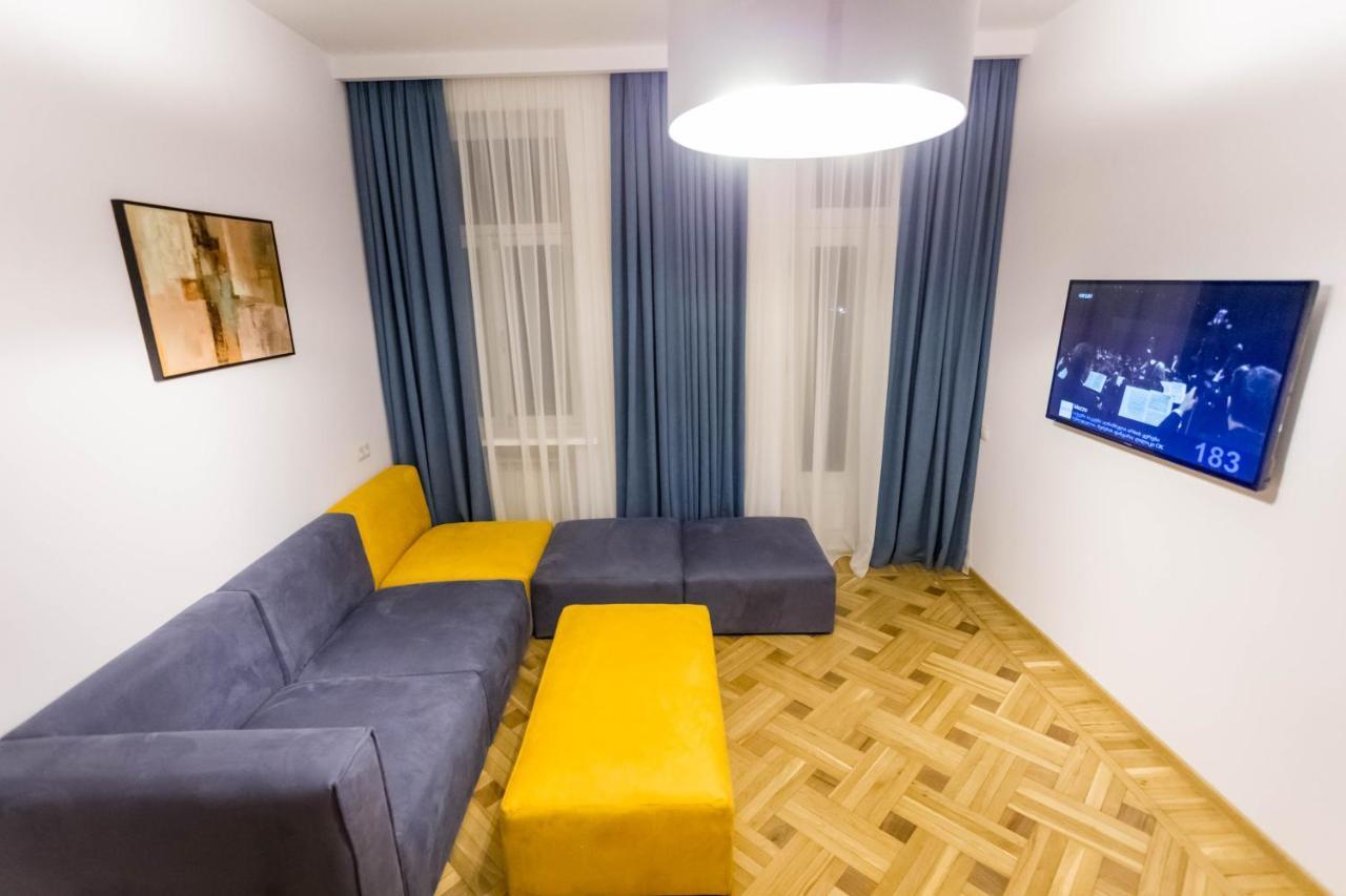 Luxury 3 Bedroom Apartment By Freedom Square City Center Tbilissi Extérieur photo